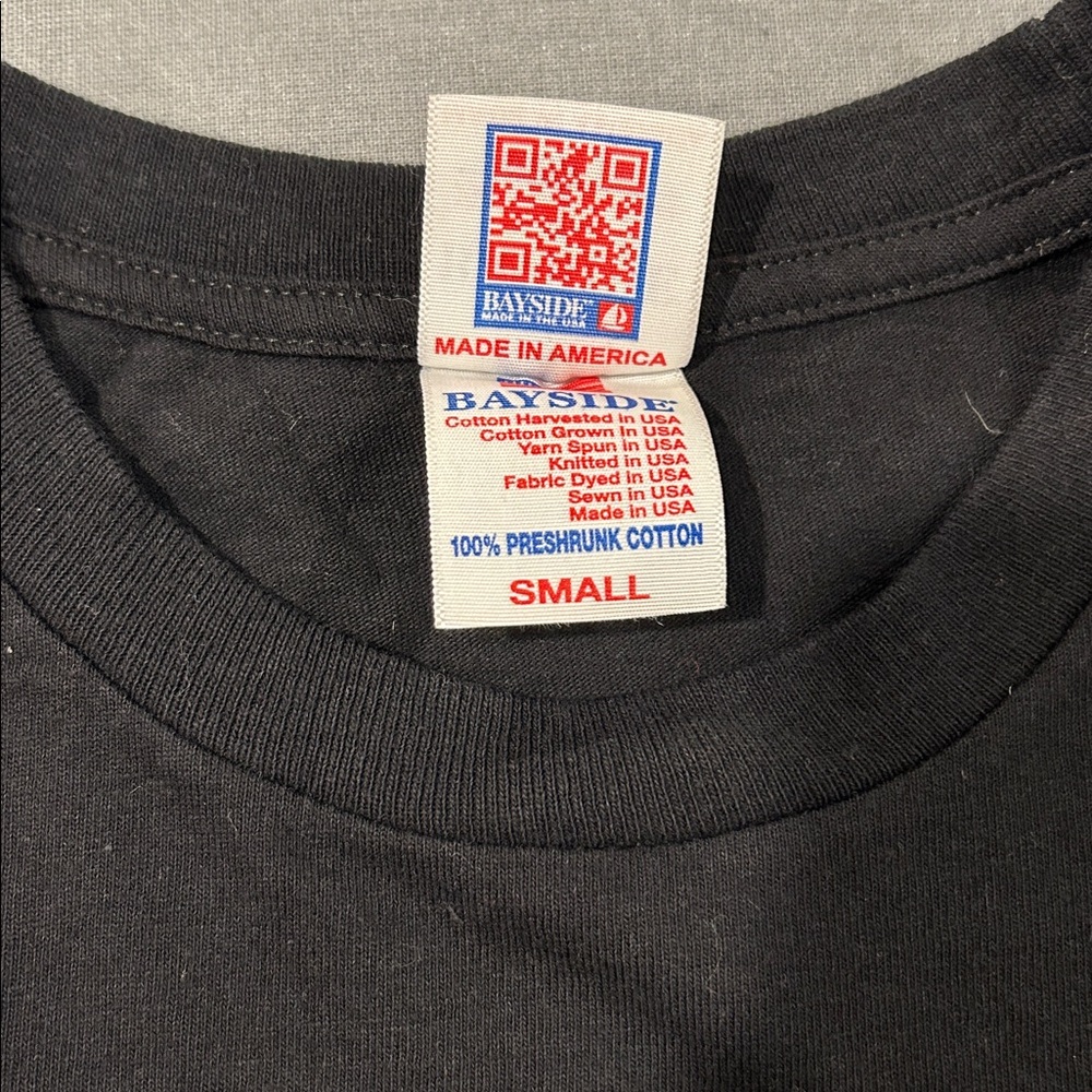 Bayside Small short sleeve T-shirt with graphic "Pervert 17" in the back - Picture 4 of 4